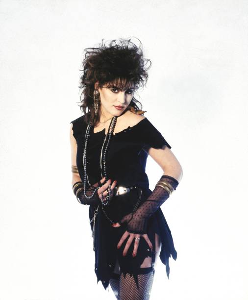 Gotycka Szafa cz.2: Gotyckie topy i t-shirty damskie. Jak podkreślić gotycki styl na lato?