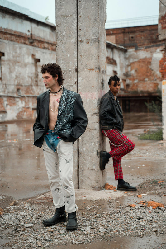 Gotyckie Opowieści#3: Odzież gotycka vs grunge - Jak łączyć i czym odróżniać ?