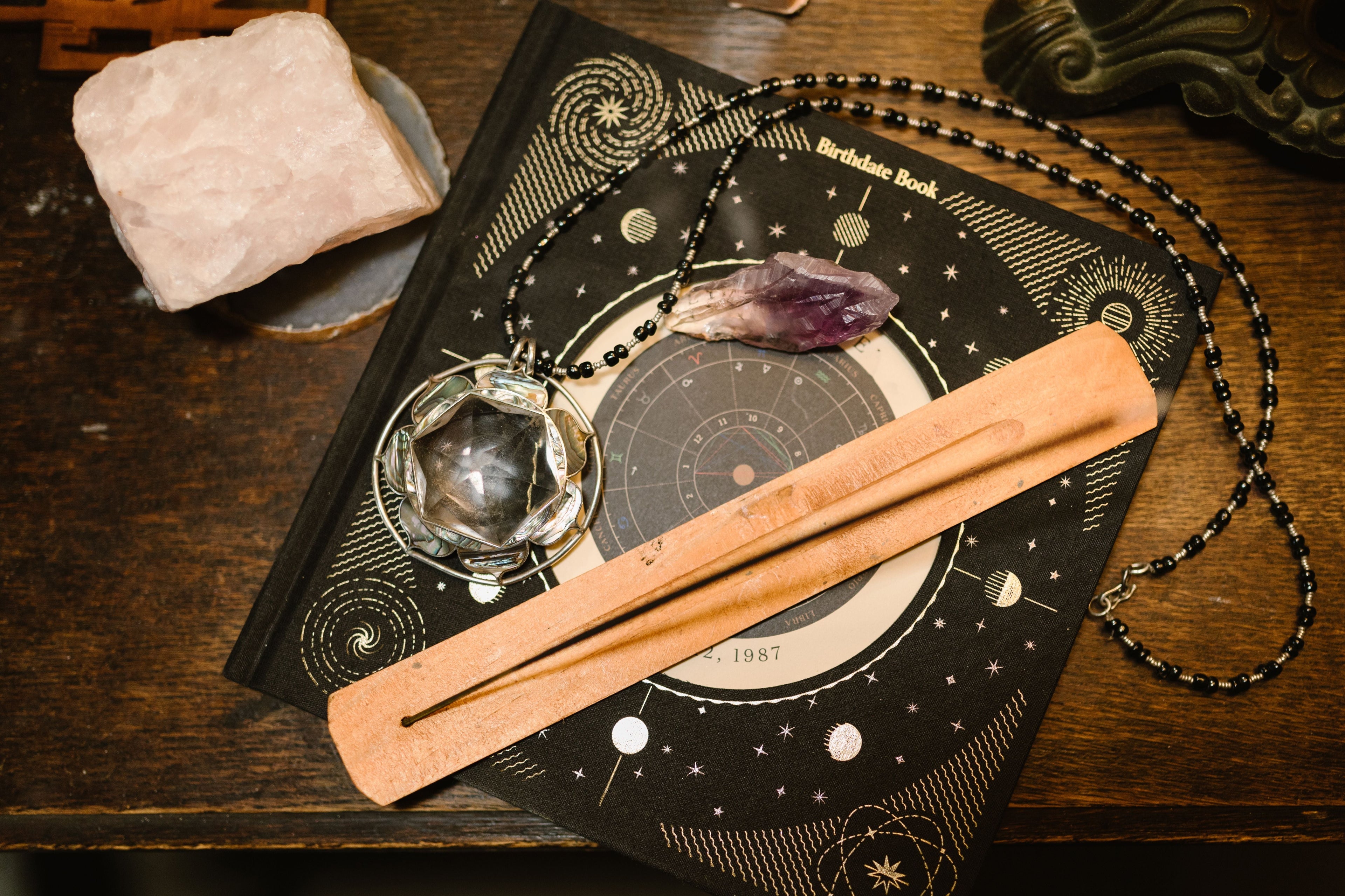 Wiccański Tarot #6: Dlaczego księżyc tak często pojawia się w modzie alternatywnej? Symbolika, estetyka i inspiracje Wicca