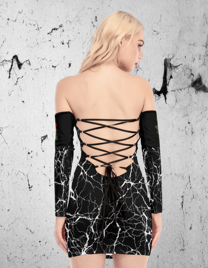 Sukienka gotycka z odkrytymi ramionami i sznurowaniem na plecach