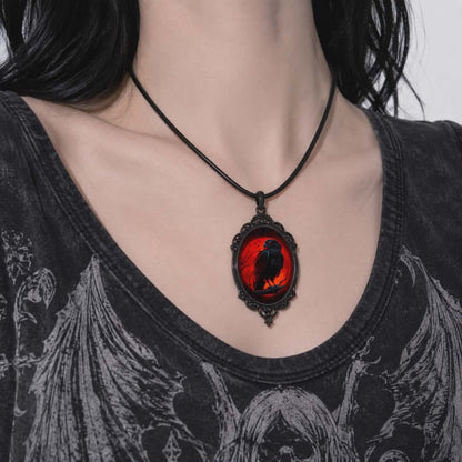 Gotycki Naszyjnik Krwawy Kruk | Blood Moon Raven Necklace | Dark Gothic Pendant