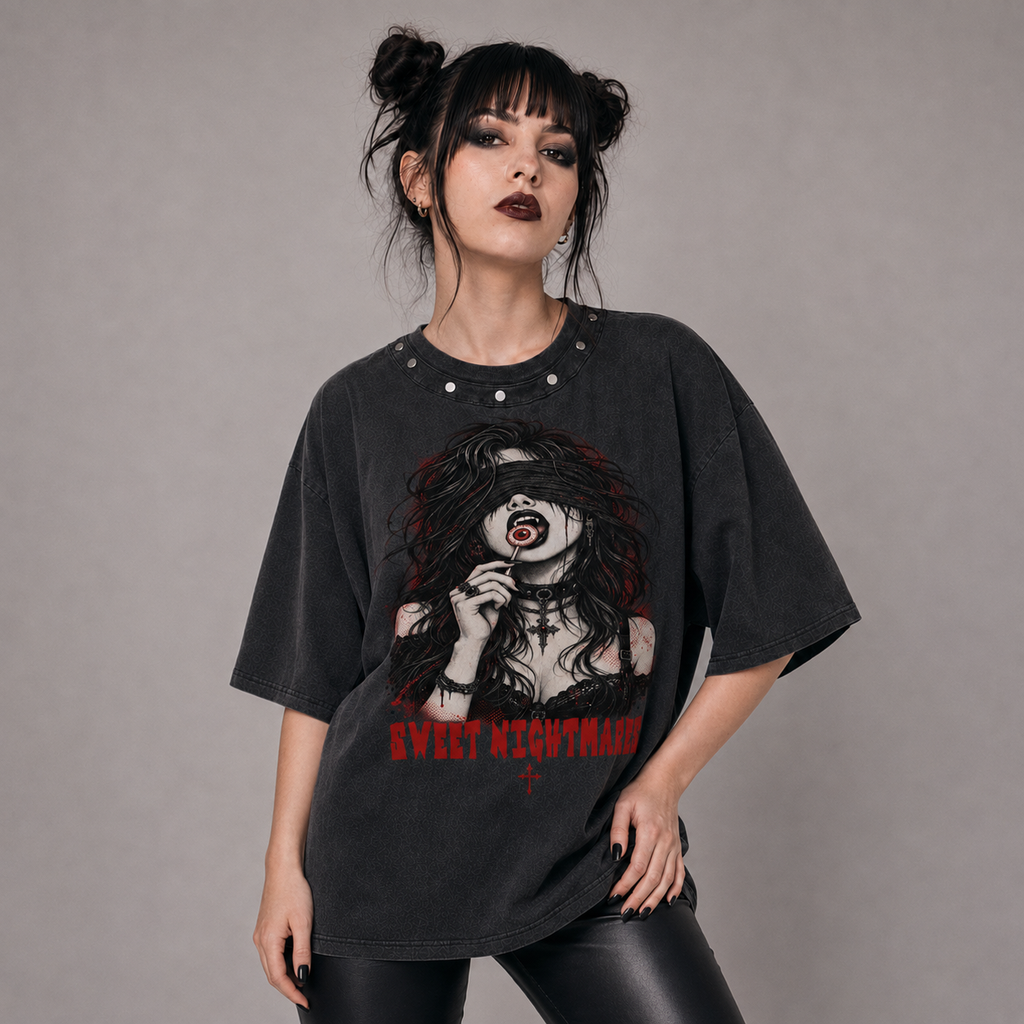Gotycki T-shirt Oversize z Ćwiekami | Goth Pop – Sweet Nightmares