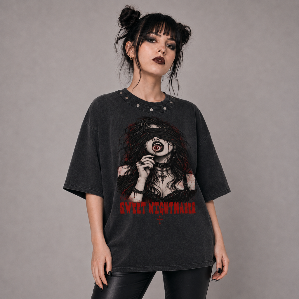 Gotycki T-shirt Oversize z Ćwiekami | Goth Pop – Sweet Nightmares