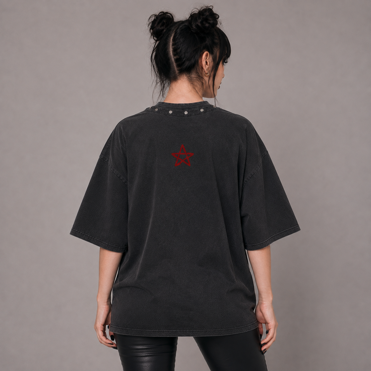 Gotycki T-shirt Oversize z Ćwiekami | Goth Pop – Sweet Nightmares