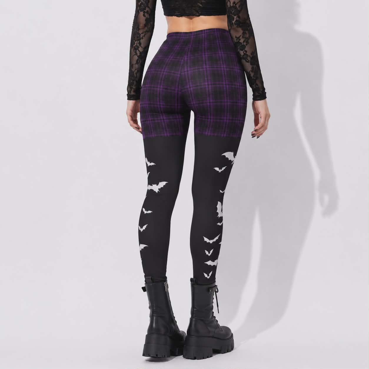 Gotyckie Legginsy Damskie Witchcore | Fioletowa Krata, Nietoperze i Dark Academia
