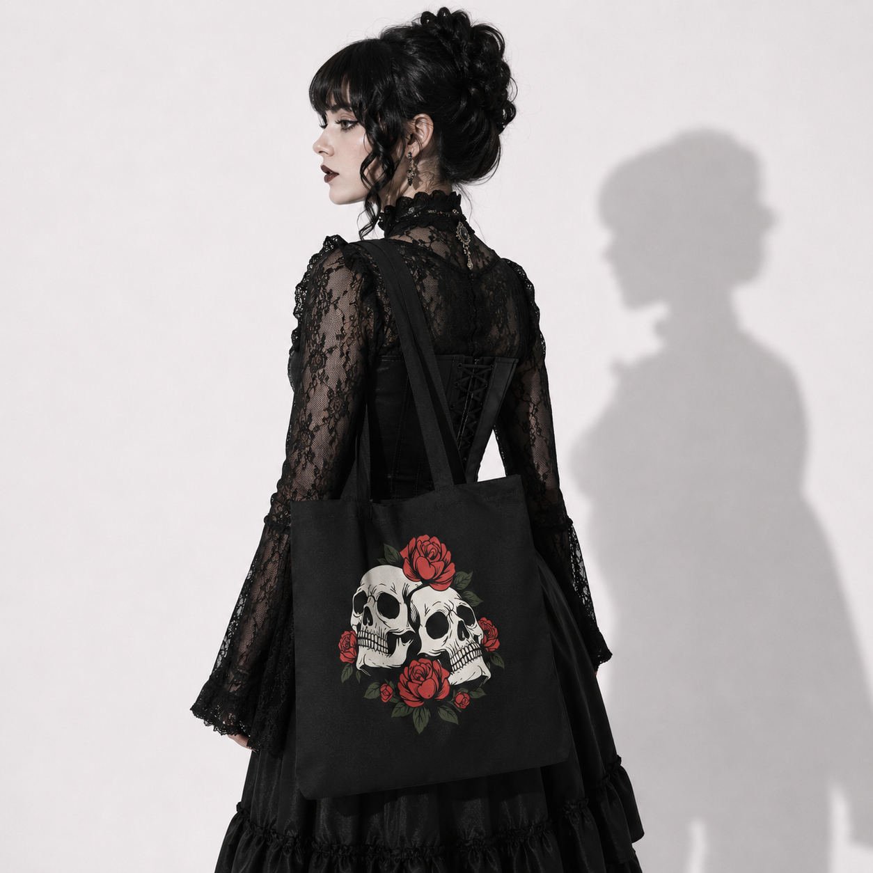 Gotycka Torba Victorian Skull Roses – Mroczna Tote Bag z Czaszkami i Różami